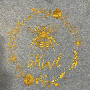 Bee Kind T-Shirt, size L but runs small.